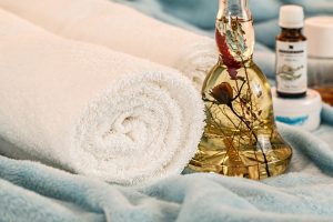 Alivia tu estrés y relájate con un baño con aceite esencial de rosa de marruecos